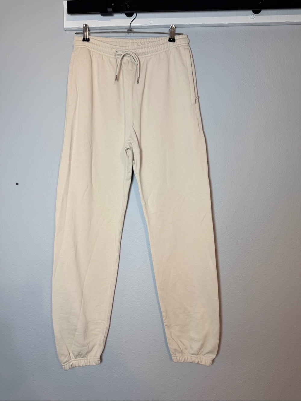 Alo Yoga Jogger Sweatpants Size Medium Cream Ivory Athleisure